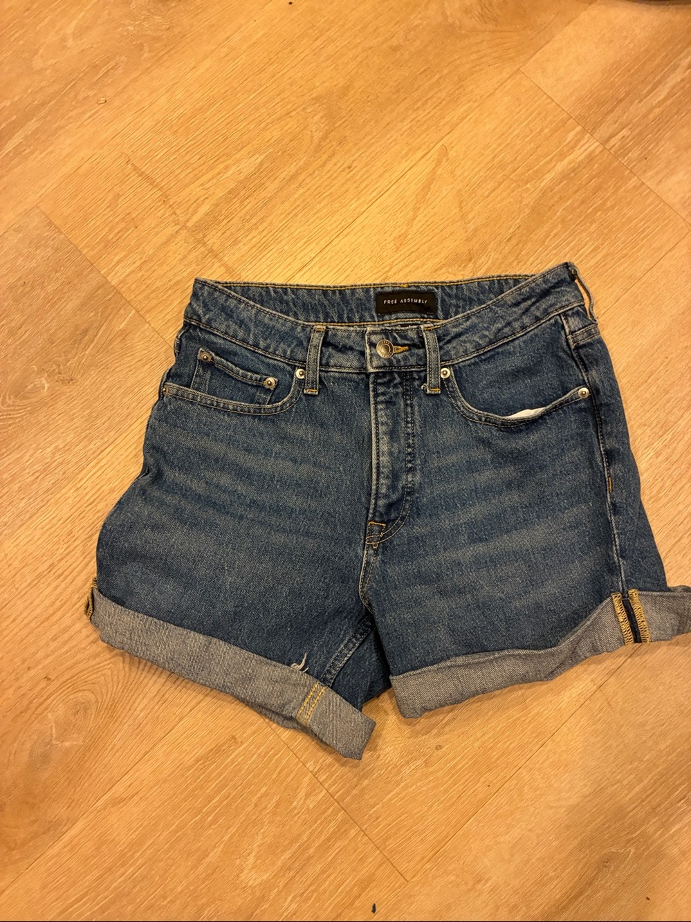 Free Assembly Women’s Classic Blue Denim Jean Shorts Sz 6
